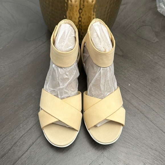 NATURALIZER Riviera Ankle Strap Wedge Sandals Women's Shoes In Honey - Picture 2 of 7